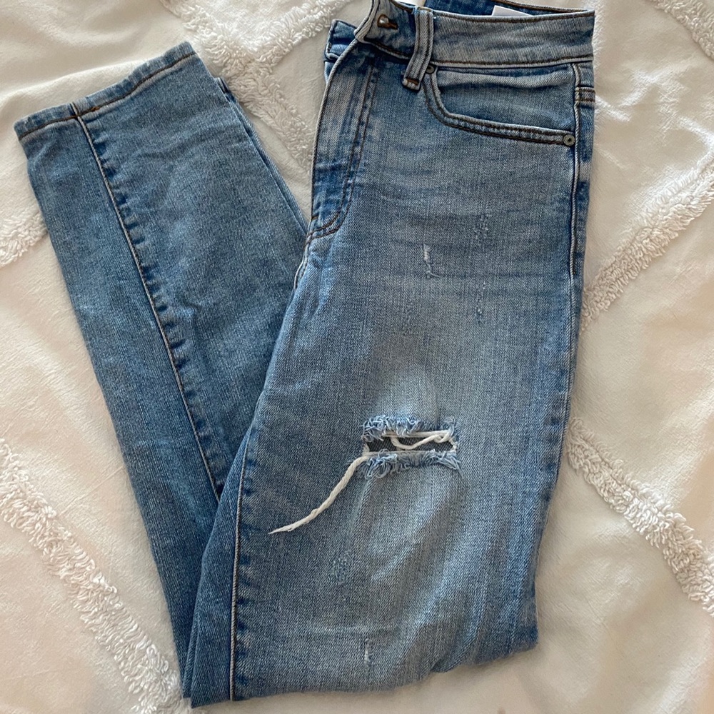 Distressed Straight Leg Jeans